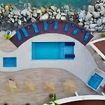 Iate Plaza Hotel