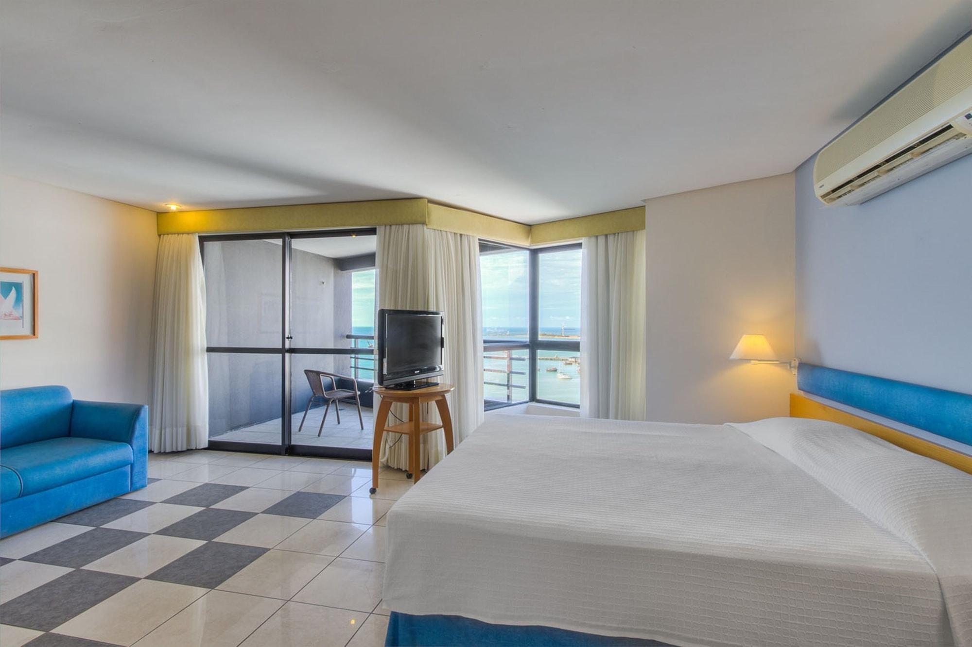 Iate Plaza 4*